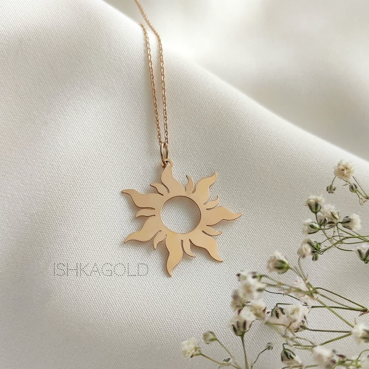 آویز پلاک آفتاب تابان طلا آویز پلاک آفتاب تابان