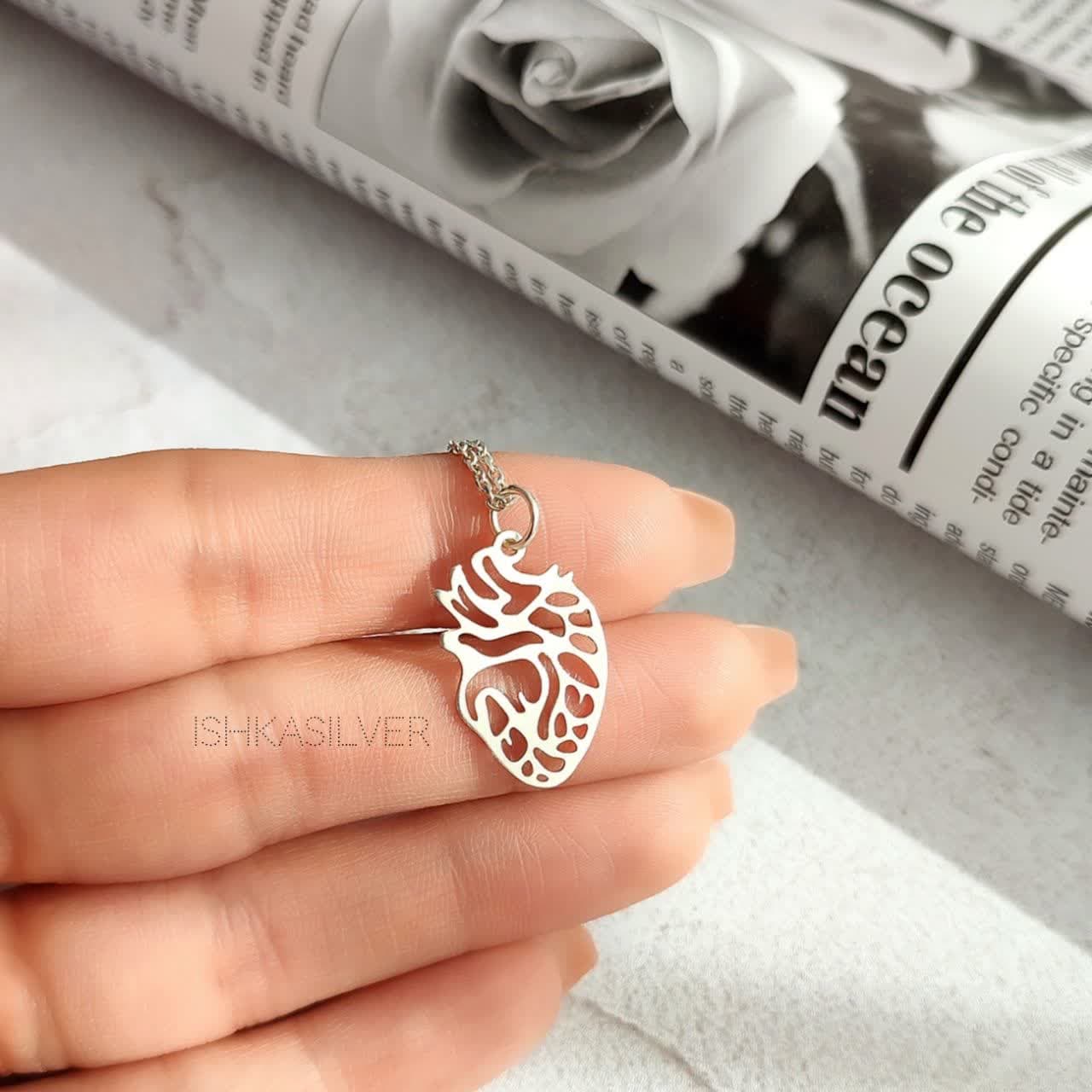 آویز پلاک قلب تپنده نقره آویز پلاک قلب تپنده